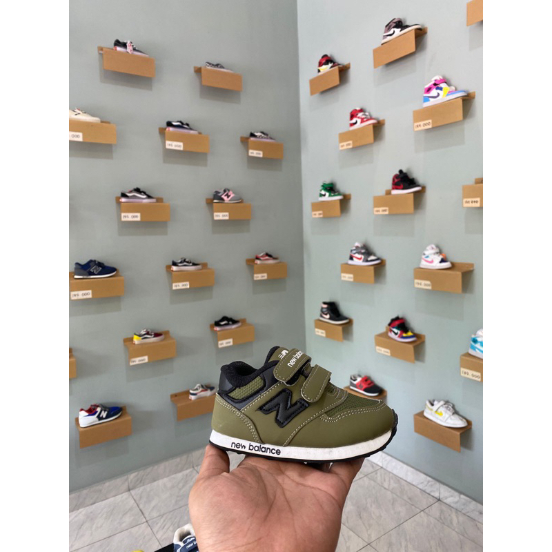 Sepatu Anak New Balance Hijau Army