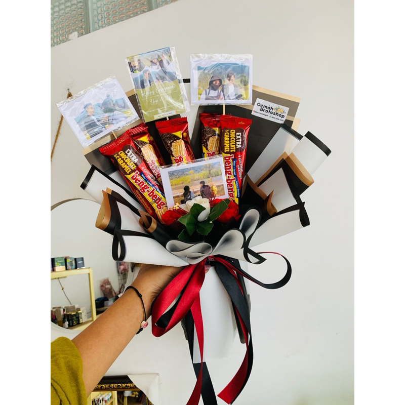 

Bouquet Buket Foto Polaroid Mix Snack Standar BISA COD TERMURAH