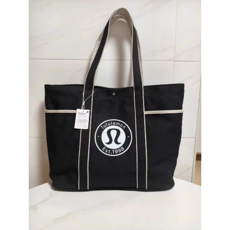 Tas Olahraga Lulu Lemon Berlogo Lulu Lemon bermerk Lulu Lemon