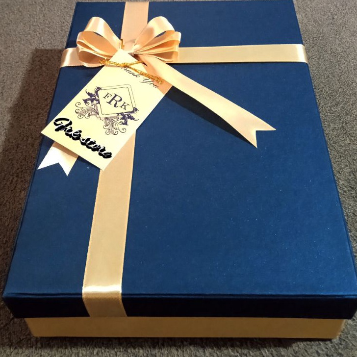

Promo Hemat BOX KADO GIFT BOX HARD BOX UKURAN 3x2x1
