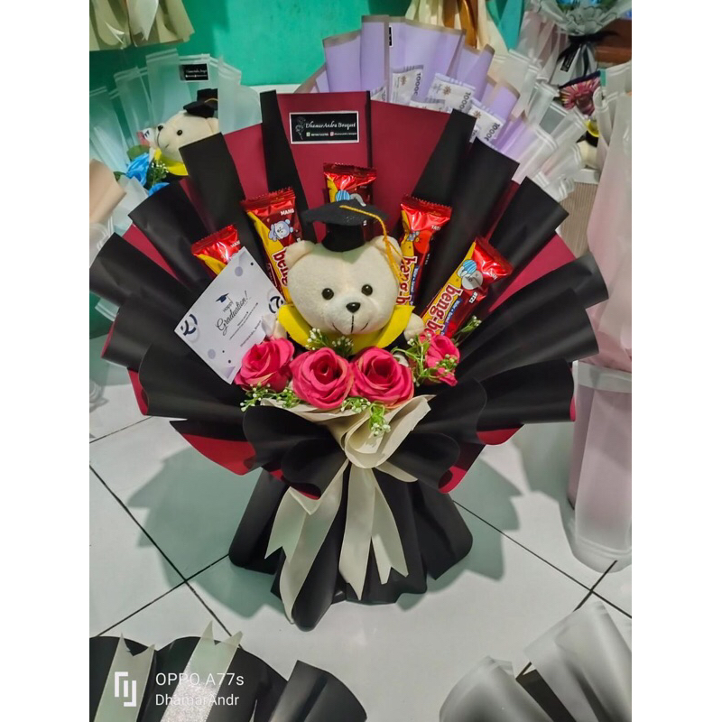 

BUKET BONEKA WISUDA + Snack