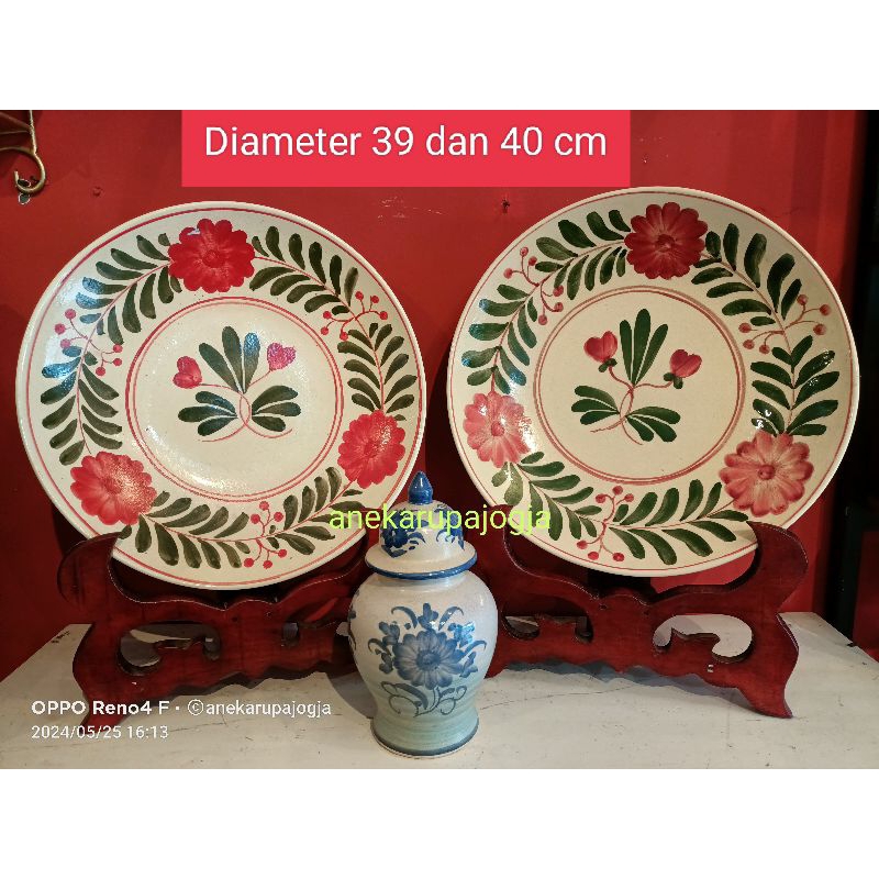 2 buah piring keramik lukis motif kuno bunga klasik untuk hiasan dekorasi dinding