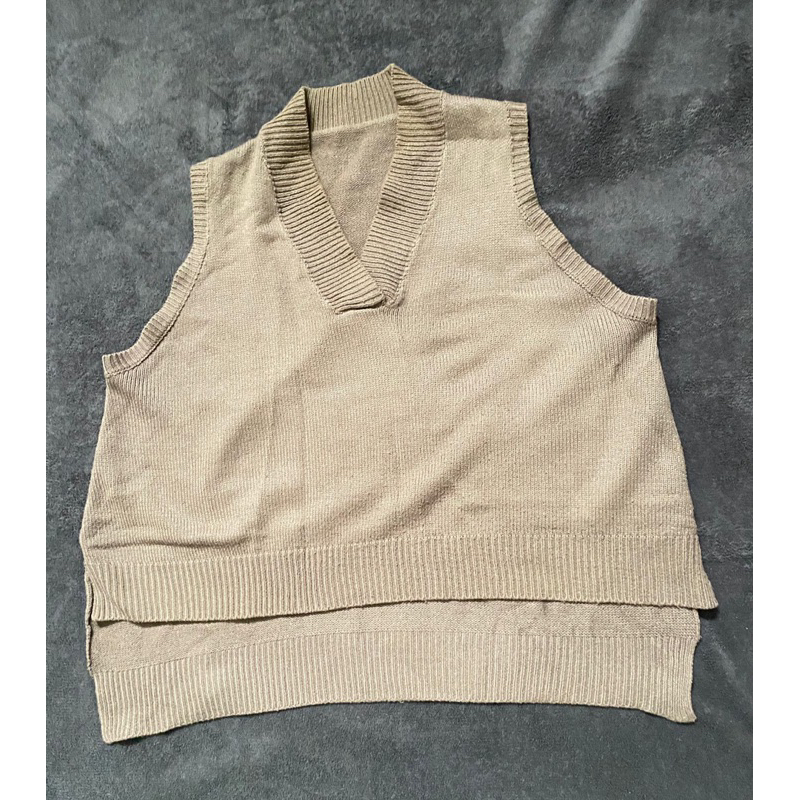 Vest Rompi Rajut Preloved