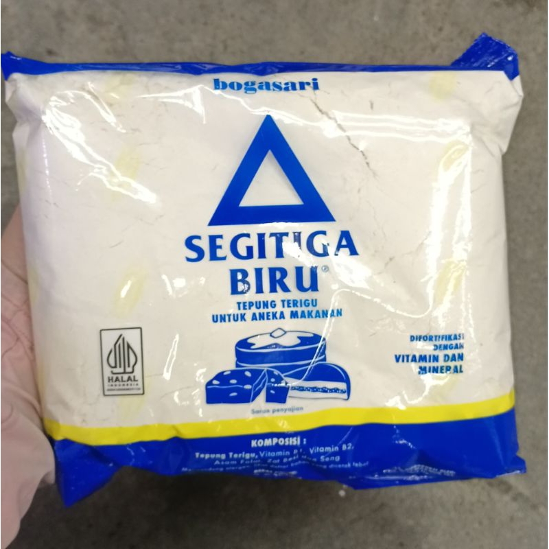 

500gr Tepung terigu Segitiga biru kemasan transparan