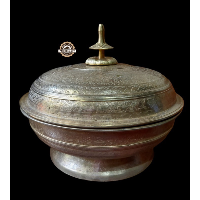 Bokor tutup / abun kuningan UKIR kuno PALEMBANG / BANJAR ( Bt - 8 )