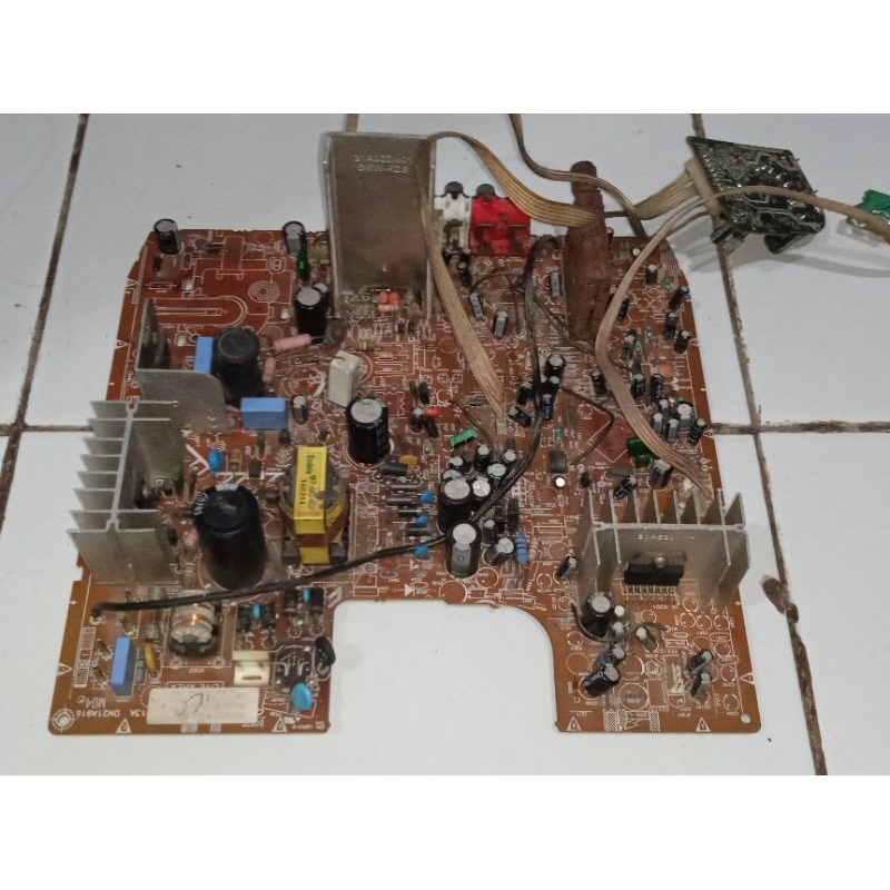 MESIN TV TABUNG POLYTRON SLIM CRYSTALINE 21"