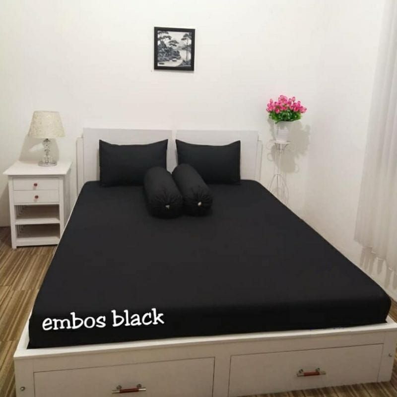 SEPREI EMBOS POLOS WARNA HITAM SET