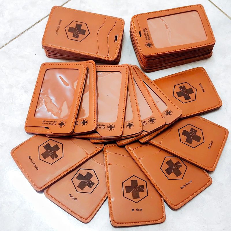 

ID CARD HOLDER 3 SLOT SINGLE POLOS/GRAFIR