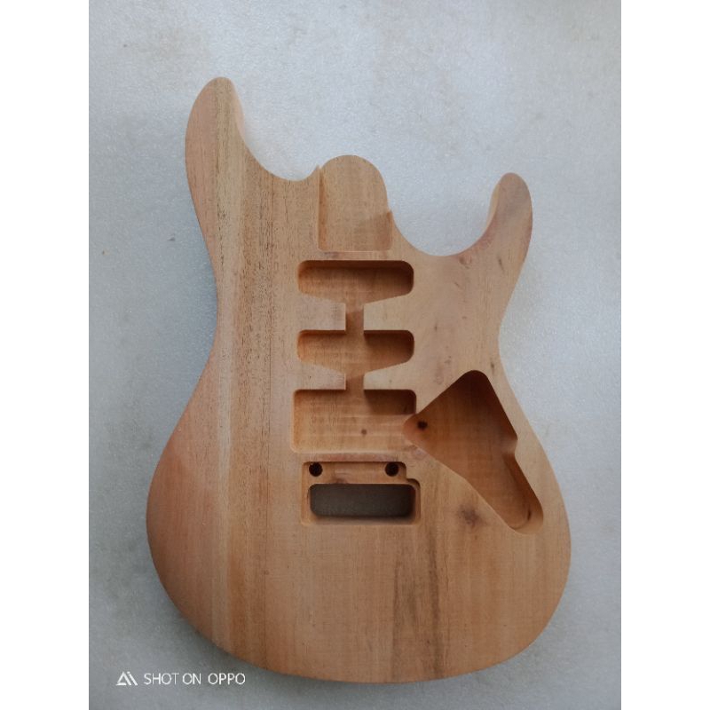 body gitar ibanez az esential 22 fret