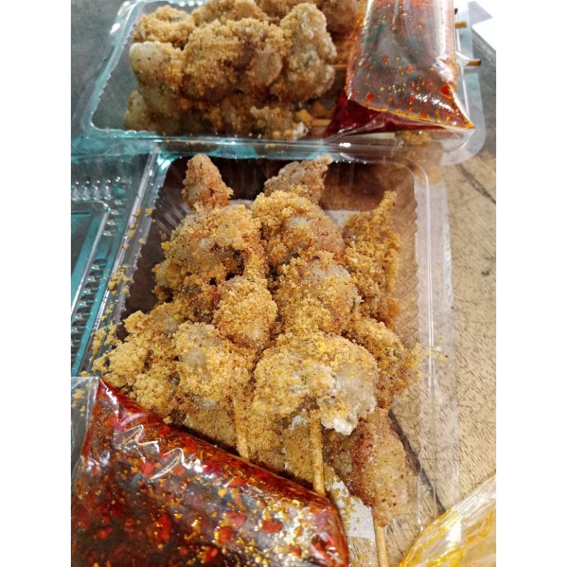 

cilok goreng ibunda Tasik// cilok goreng Chili oil dan bumbu tabur