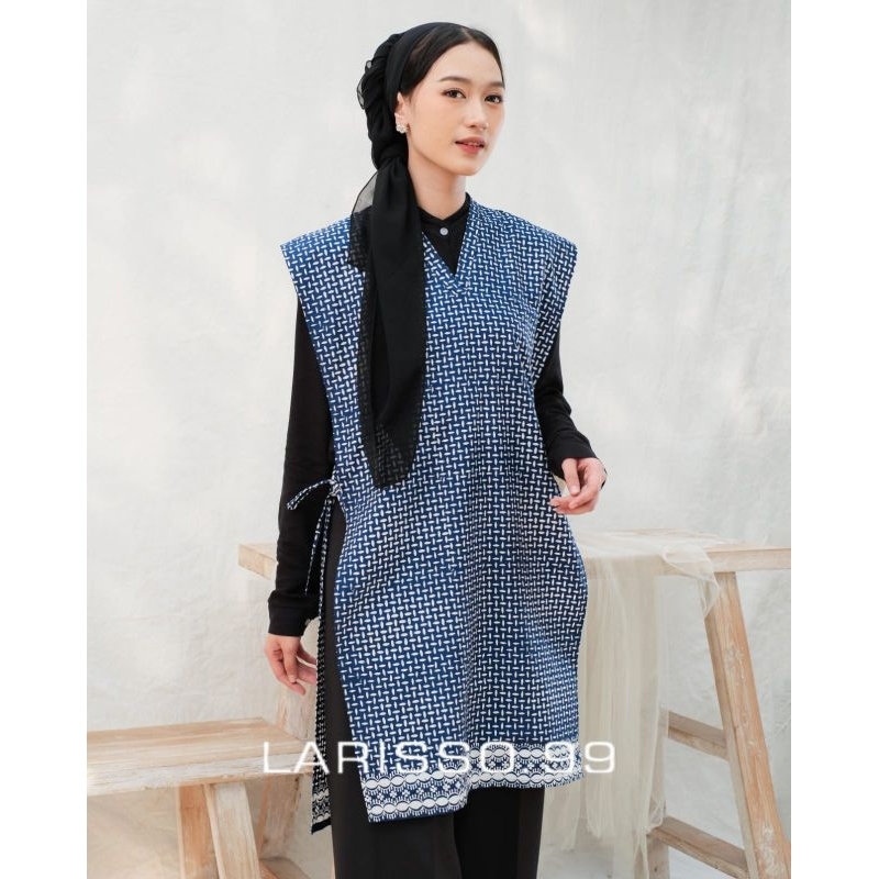 Larisso Vest Batik Panjang / Rompi Batik Wanita / Navy