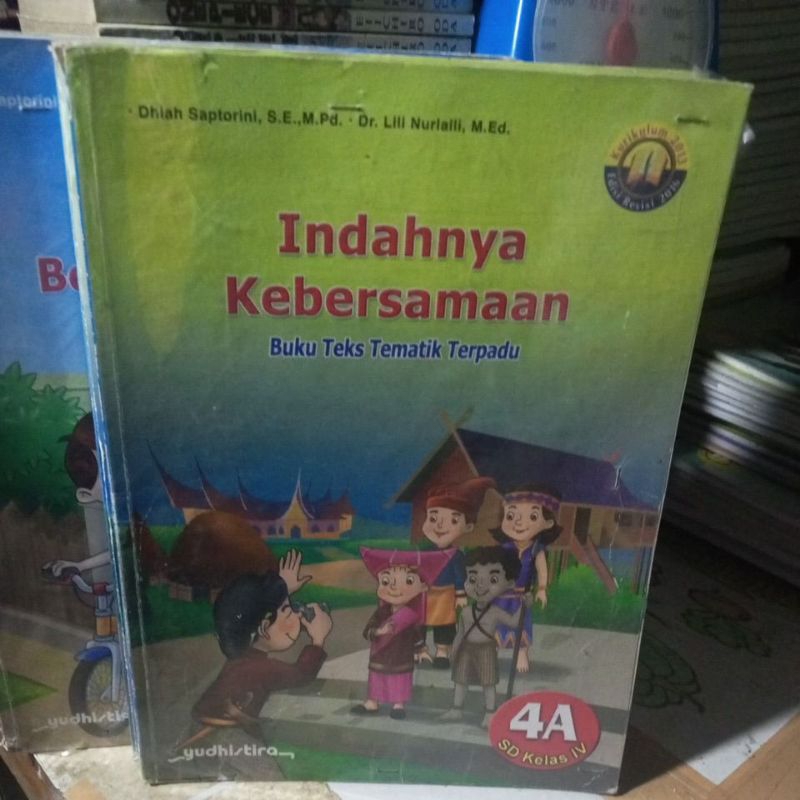 BUKU TEKS TEMATIK TERPADU UNTUK SD KELAS 4 TEMA 4A (INDAHNYA KEBERSAMAAN) REVISI K13 PENERBIT YUDIST