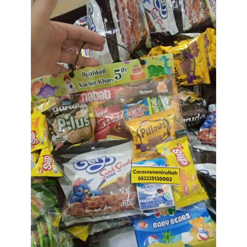 

PAKET ULTAH MURAH PREMIUM ISI 9 SNACK