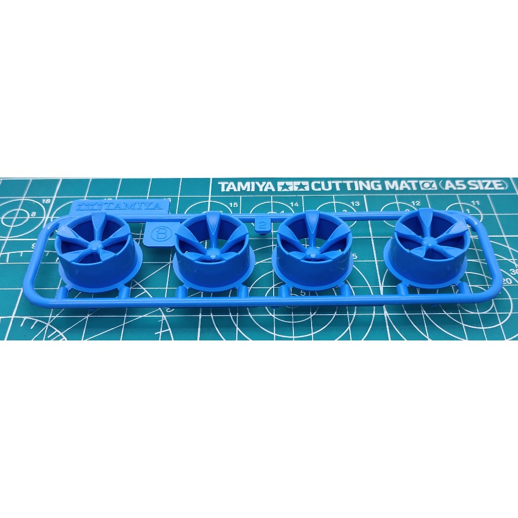 Tamiya Velg 5-Spoke Medium Diameter Light Blue Original