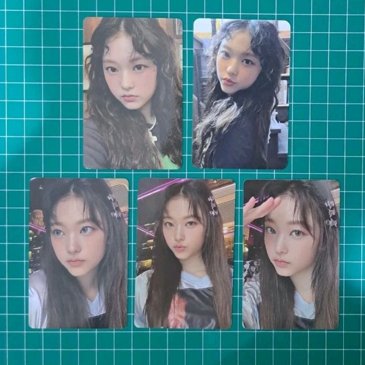 Haerin weverse, bag photocard (official)