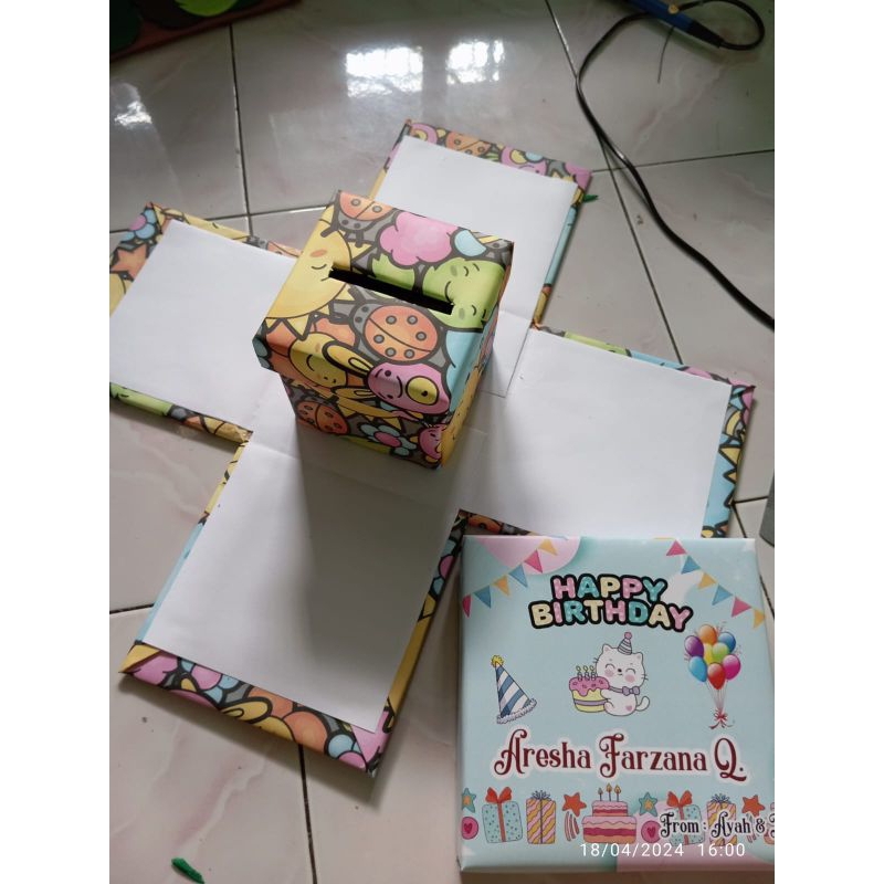 

ekplosion box,kotak misteri, surprise box
