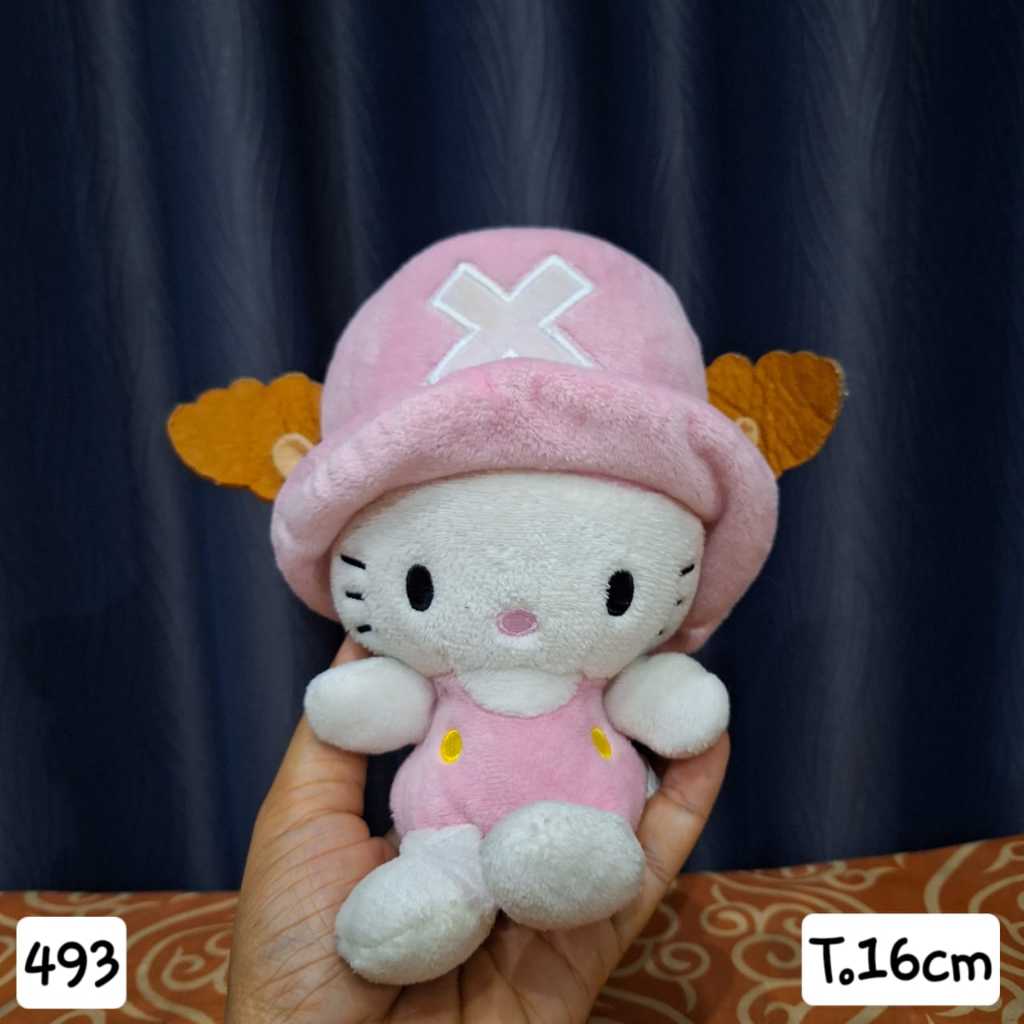 Boneka Hello Kitty Pink Kostum One Piece Chopper Kecil Banpresto Lucu