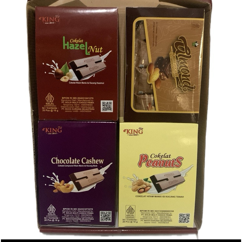 

coklat Varian Kacang ( 1 pak cashew, 1 pak hazelnut, 1 pak almond & 1 pak peanuts