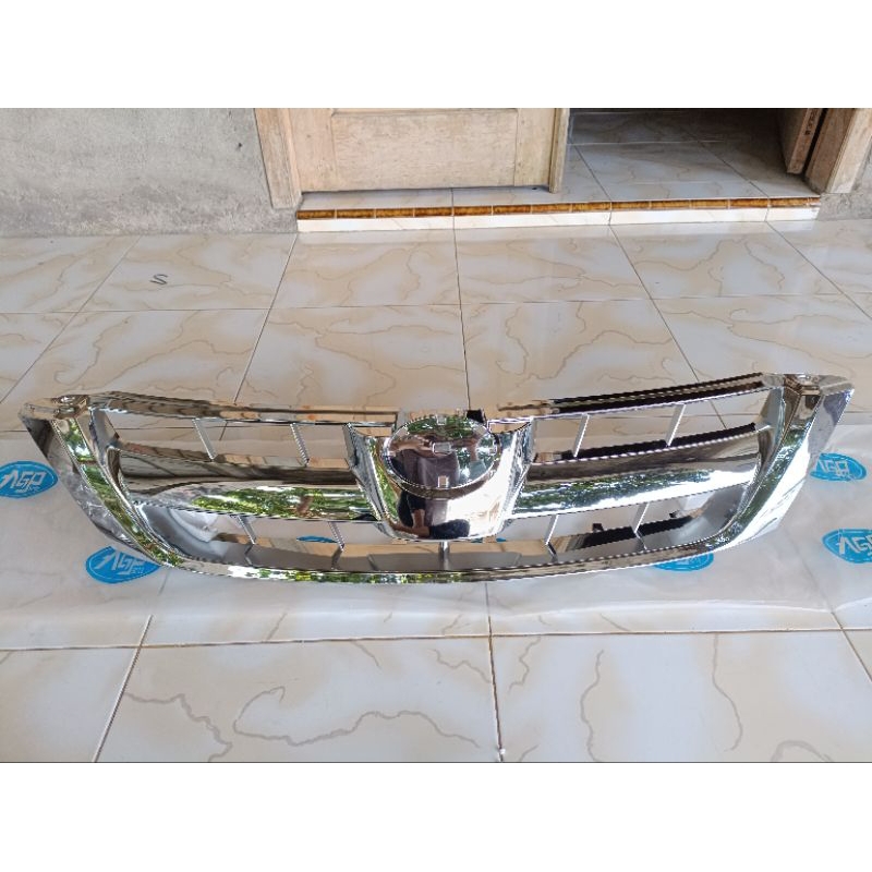 grill innova 2005-2007 chrome