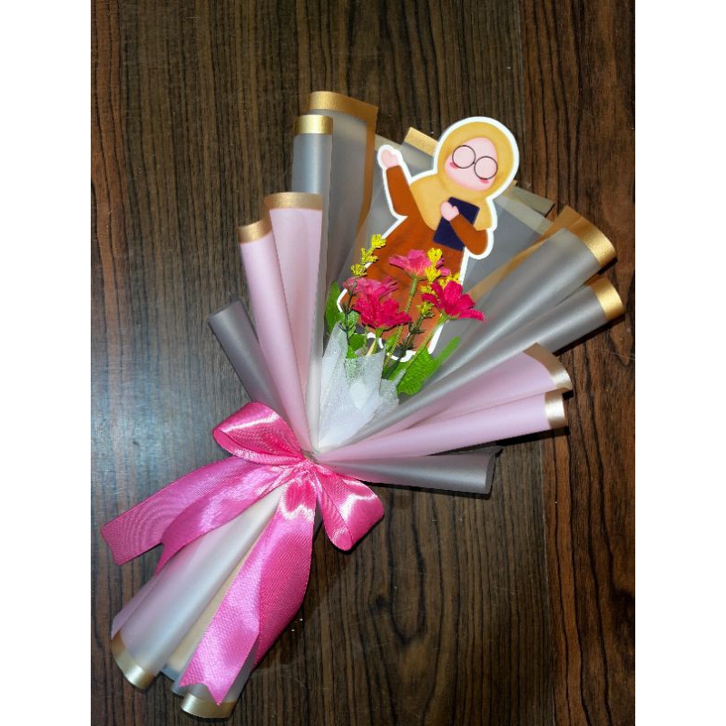 

Hadiah buket bunga palsu dan gambar guru