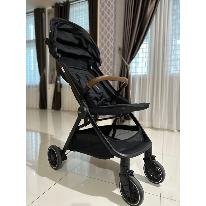 Stroller NUNA TRVL (Preloved)