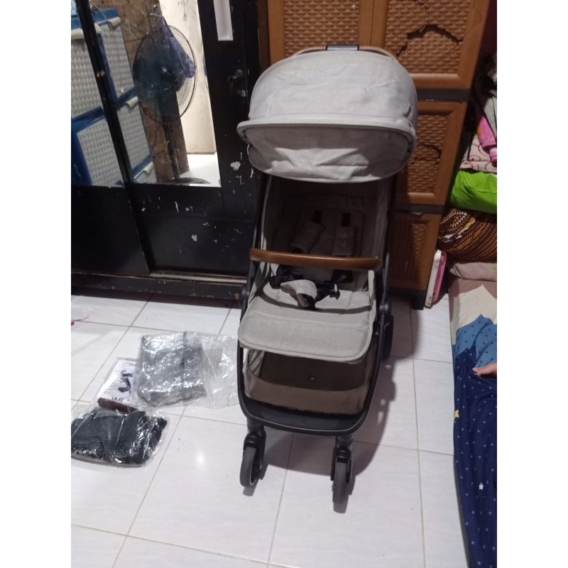 Stroller Nuna Trvl preloved like new kondisi 95% mulus warna hazelwood lengkap tas dan raincoat