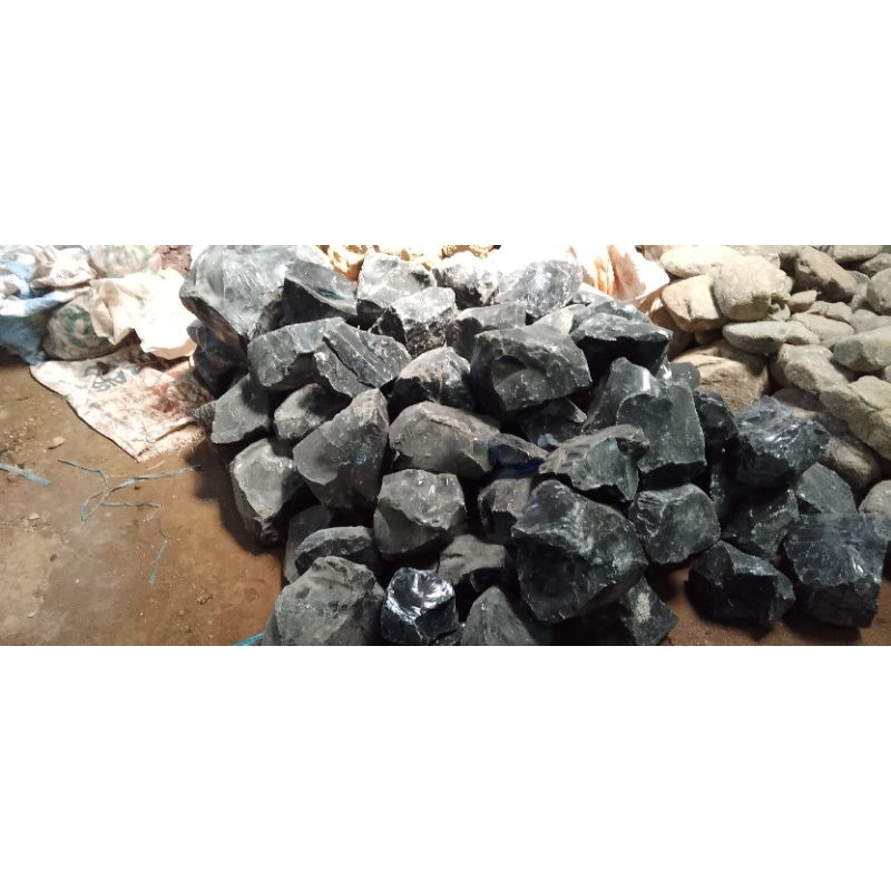 Batu Obsidian Hitam