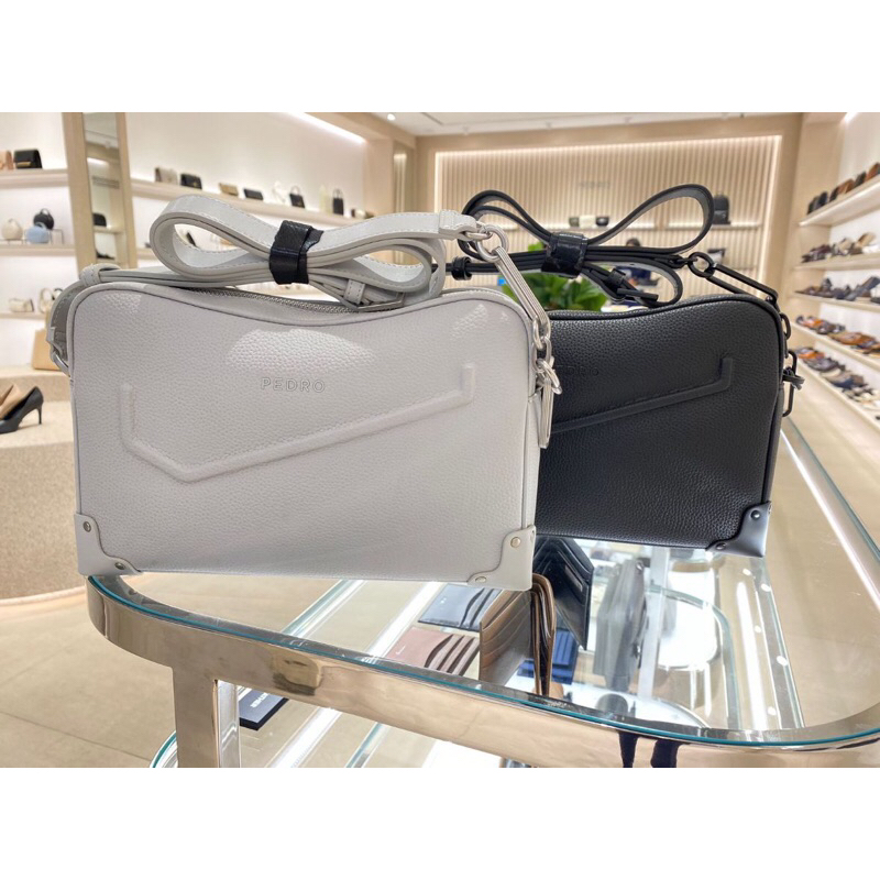 Tas pria slempang Pedro original