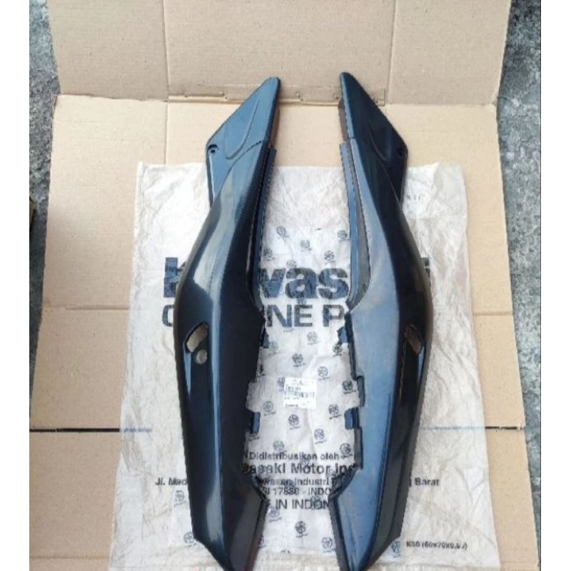 cover body belakang Kawasaki ninja rr 150 old original blank 1 set kanan kiri
