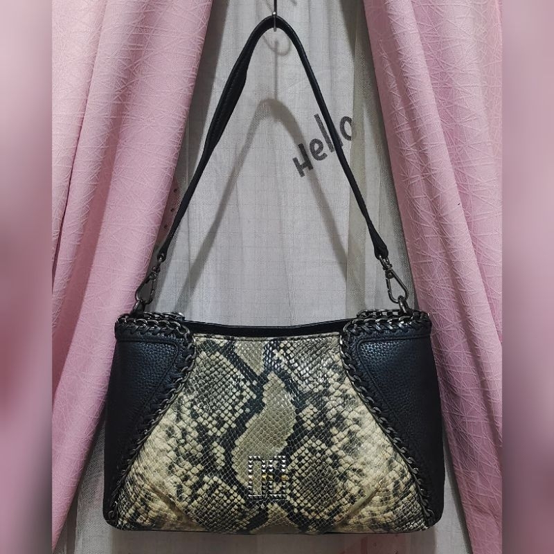 tas hand bag daks wanita. tas handbag kulit asli. tas preloved. DAks