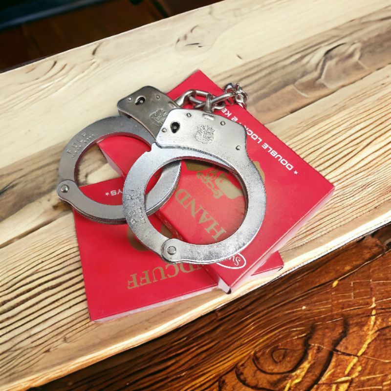 borgol tangan plus sarung borgol kulit satu set borgol satpam sarung kulit satu set