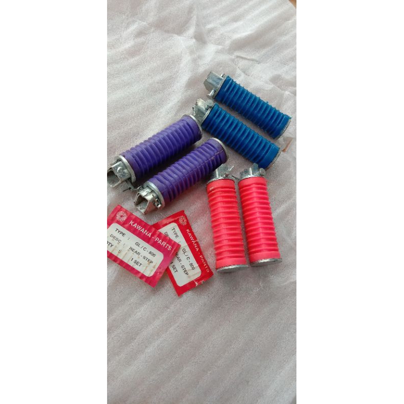 footstep belakang karet step belakang pijakan kaki belakang karet step foot rest Honda GL100 GL125 W