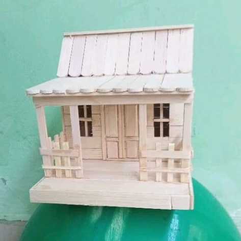 miniatur rumah adat Betawi dari stik es krim