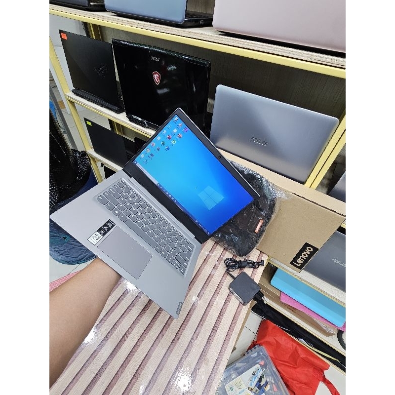 LAPTOP LEPTOP LENOVO IDEAPAD RAM 8GB+256SSD WINDOWS 10 GENERASI TERBARU DESAIN GAMING EDITING