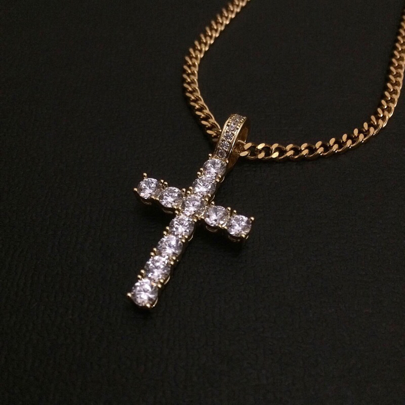 Kalung salib zirconia