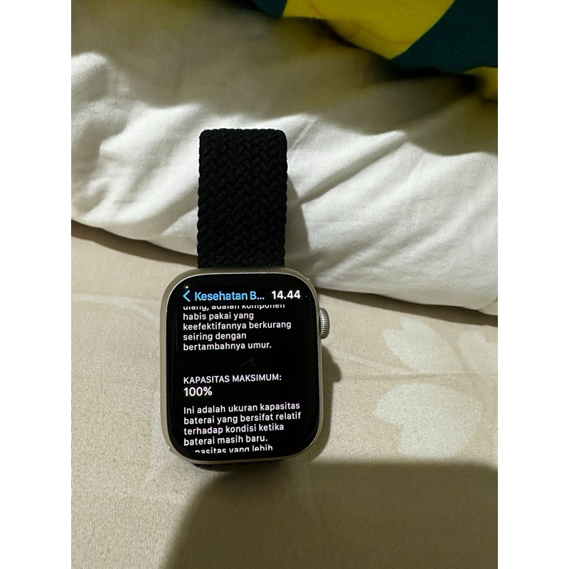 iWatch Series 8 45mm warna starlight