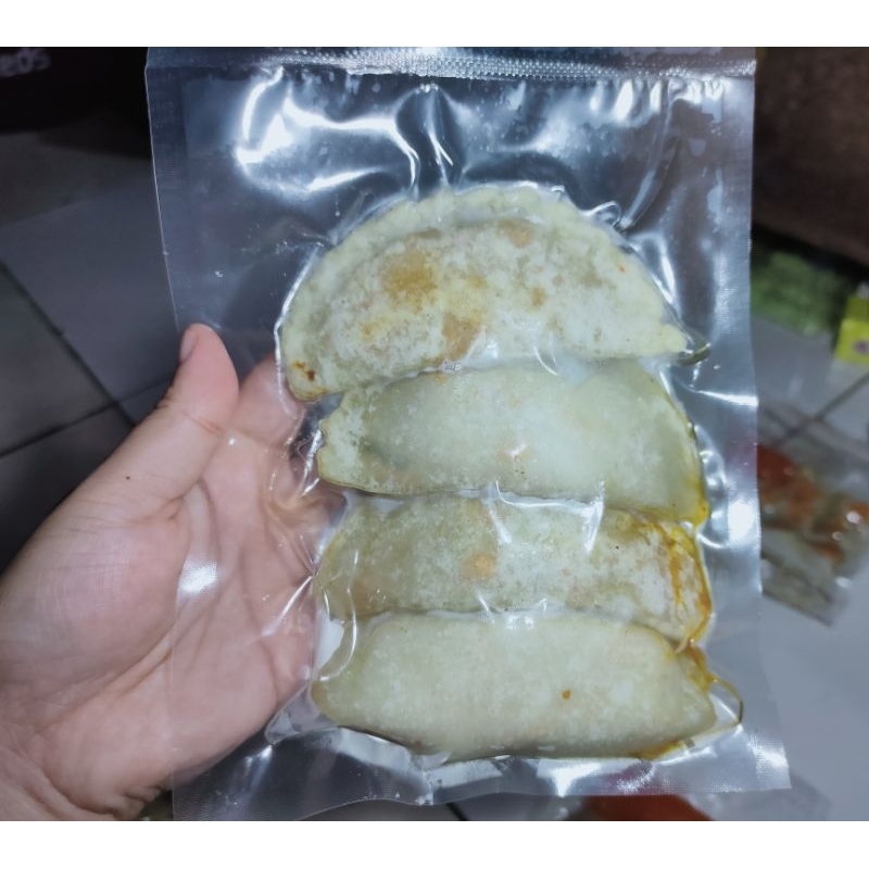 

Produk Best seller Cireng mercon isi ayam suwir 4pcs