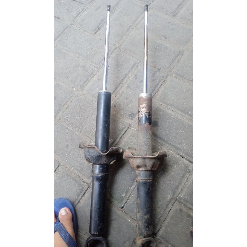 shock belakang accord maestro