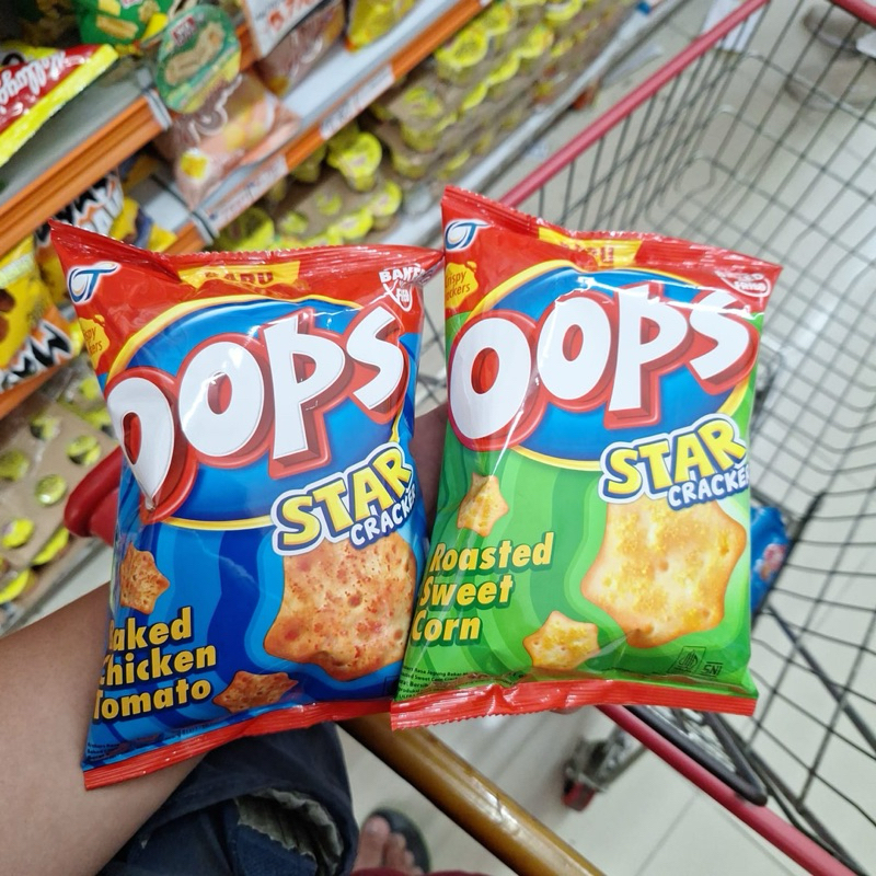 

OOPS STAR Cracker 40gram aneka rasa