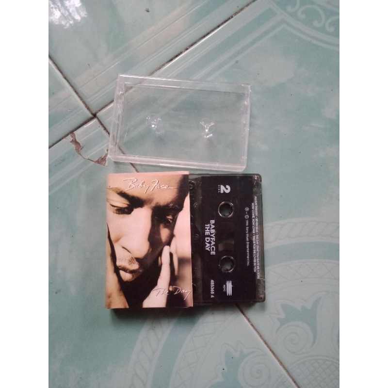 Kaset Baby Face the Day