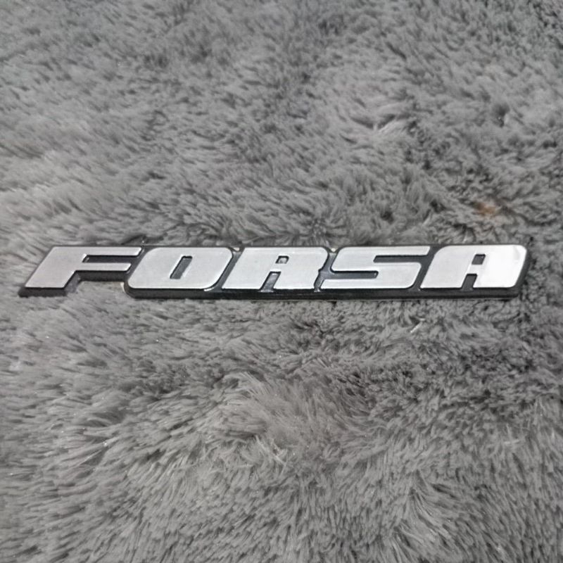 Emblem mobil suzuki forsa