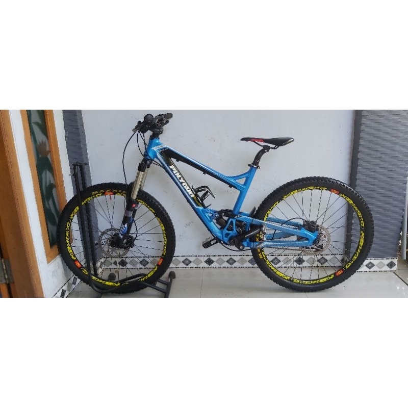 sepeda gunung MTB Polygon tipe COLLOSUS SX. 1 10 speed hedon