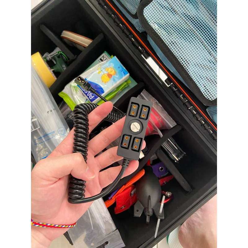 D-Tap to 4D-tap Camera power three way splitter with 1/4 screw