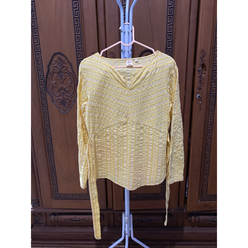 [PRELOVED] Blouse Uniqlo Hana Tajima