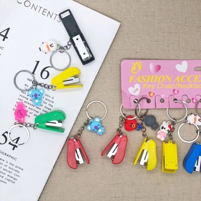 

Gantungan Kunci Steples Karakter Lucu Stepler Hekter Mini Karakter