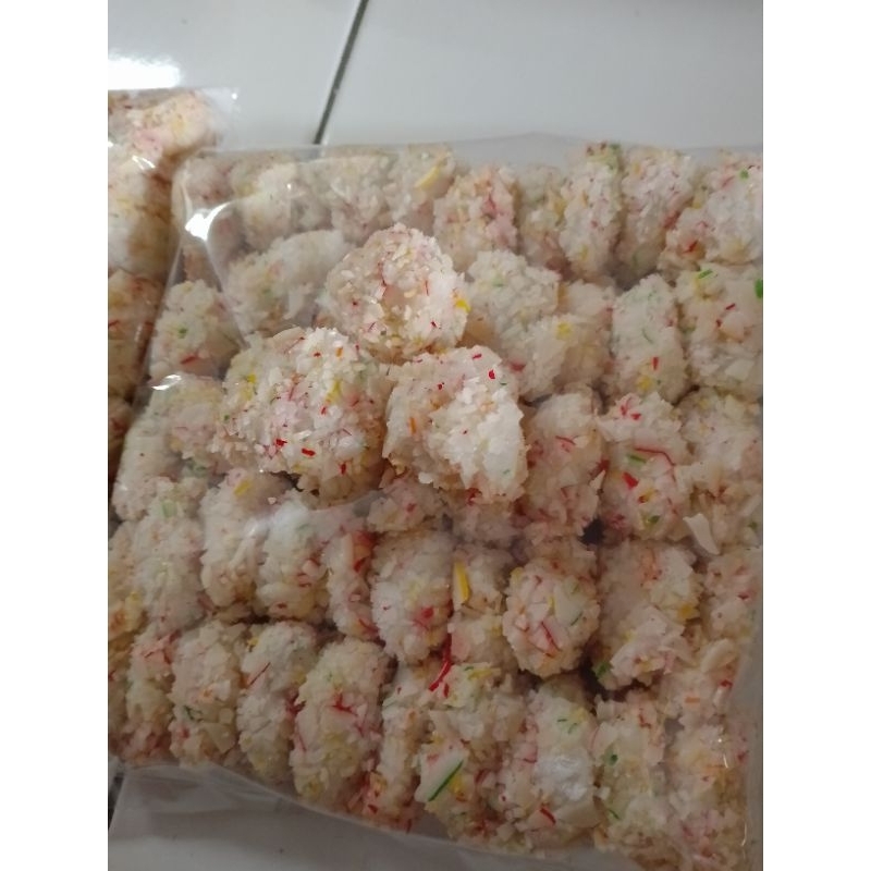 

cireng kerupuk isi50 (cipuk) aci kerupuk krenyess