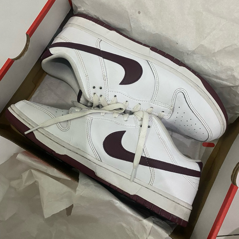 preloved - nike dunk low retro in maroon / white men us 10.5 / 44,5