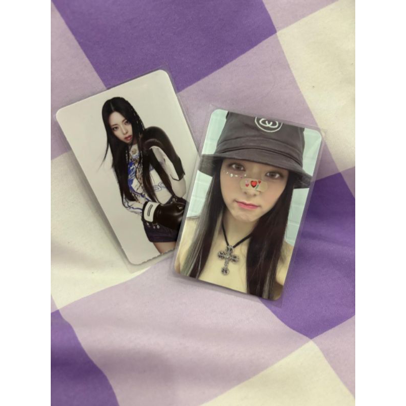 Yuna ITZY Official Photocard