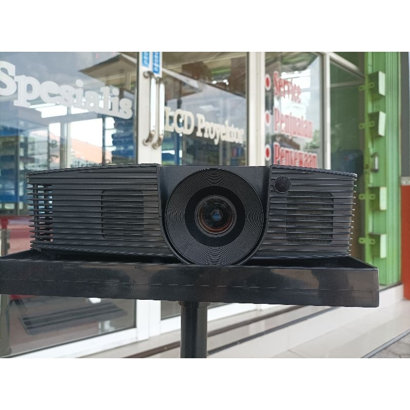 PROYEKTOR INFOCUS IN224 second like new