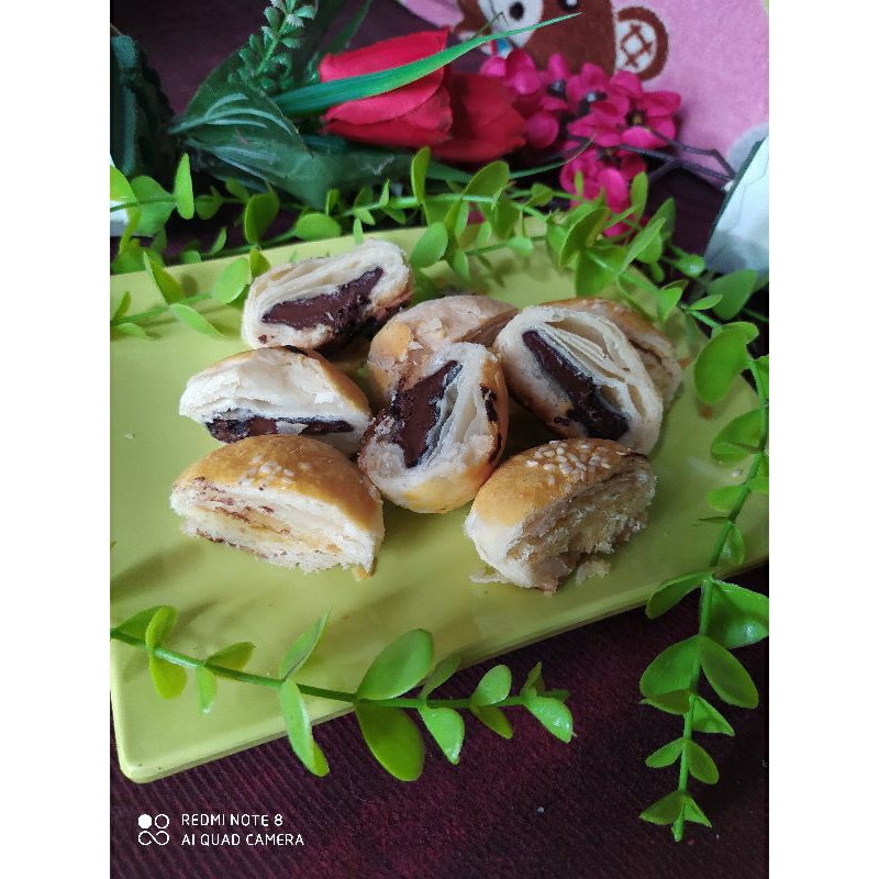 

pia coklat lumer/pia khas Gorontalo/pia kacang ijo/pia keju/pastry isi 10pcs